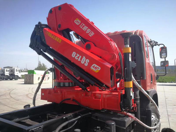 SQ80ZB2+1江威智能折臂隨車吊圖片展示4 SQ80ZB2+1江威智能折臂隨車吊圖片展示4