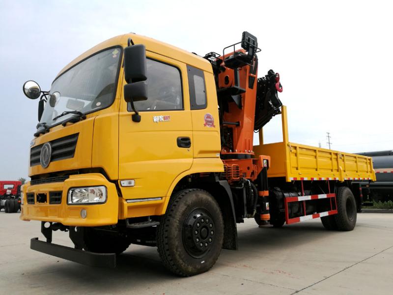 SQ240ZB4東風(fēng)御虎折臂隨車吊