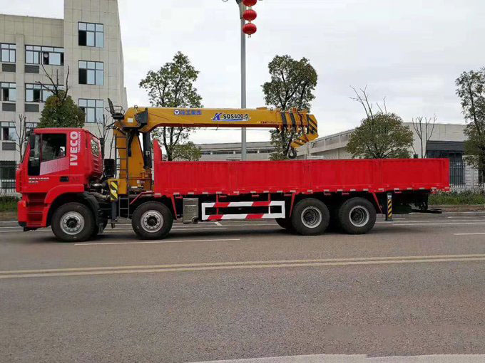 徐工吊機(jī)16噸紅巖前四后八隨車(chē)吊圖片展示4 徐工吊機(jī)16噸紅巖前四后八隨車(chē)吊圖片展示4