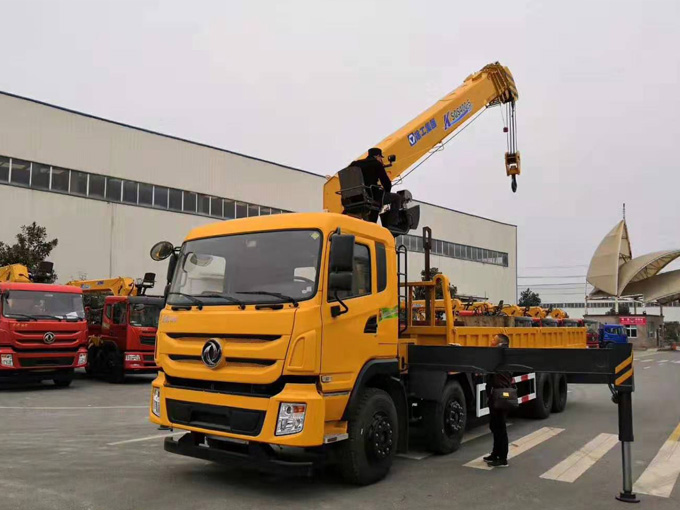 徐工吊機16噸東風特商前四后八隨車吊
