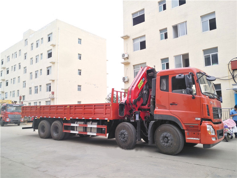 程力25噸東風(fēng)天龍隨車吊