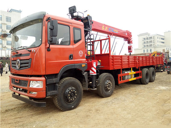長興12噸前四后八東風(fēng)隨車吊圖片展示4