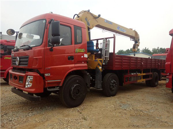 徐工12噸東風(fēng)三軸隨車吊