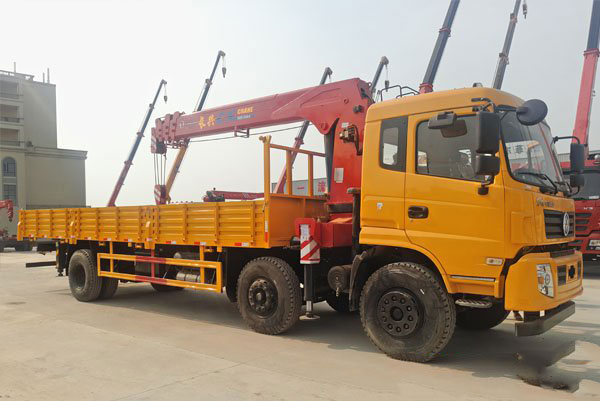 長興12噸三軸東風隨車吊