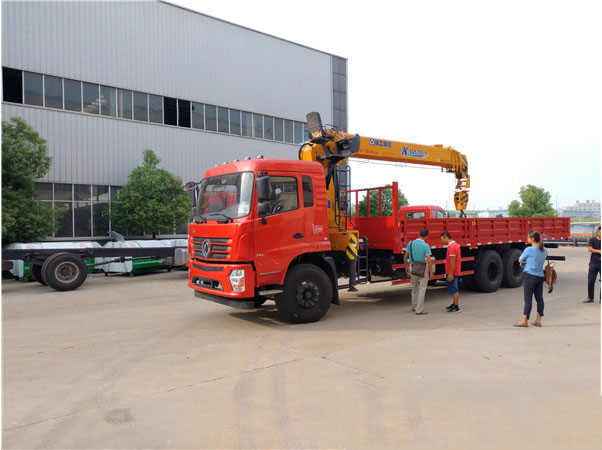 徐工吊機12噸東風專底D3隨車吊圖片展示5