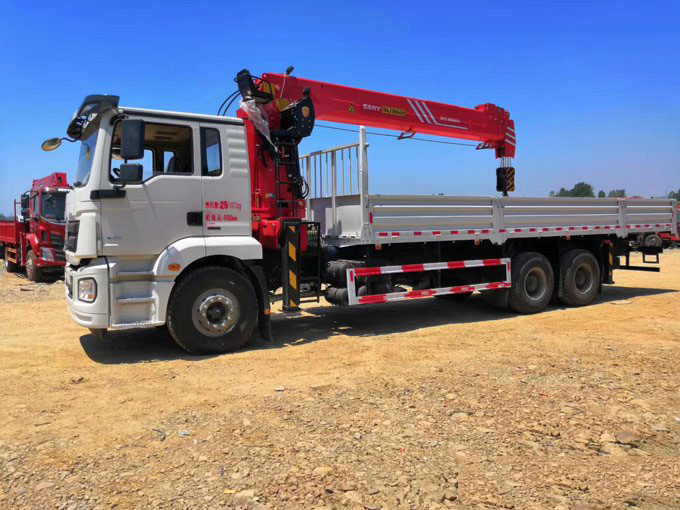 陜汽德龍新M3000后八輪三一12噸吊機12噸隨車吊圖片展示3 陜汽德龍新M3000后八輪三一12噸吊機12噸隨車吊圖片展示3