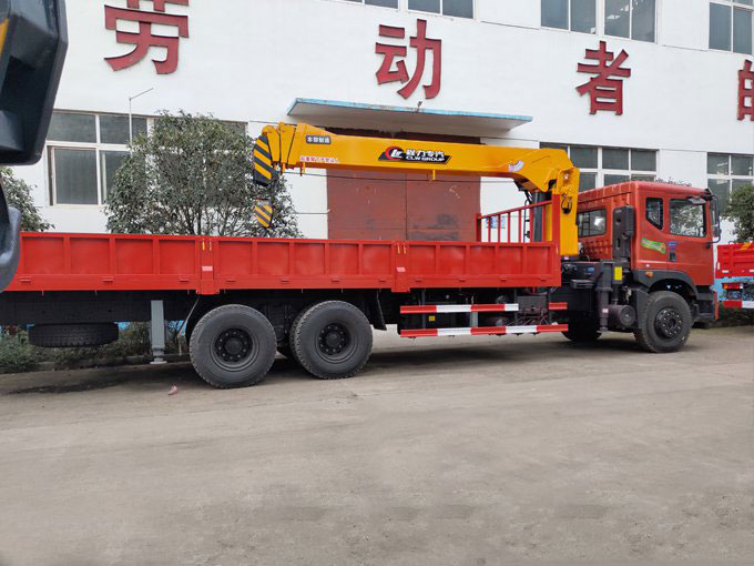 程力吊機12噸東風特商T702隨車吊