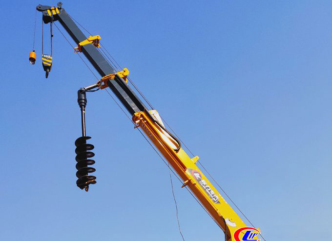 12噸東風隨車吊帶鉆頭副鉤遙控雙聯泵于一體多功能隨車吊圖片展示4