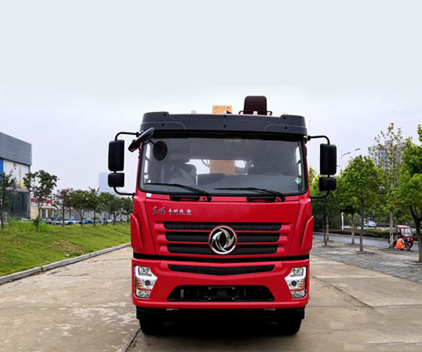 程力12噸東風(fēng)專用隨車吊圖片展示2