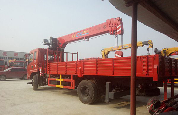 長興10噸東風隨車吊