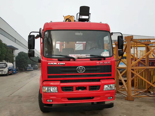 徐工吊機(jī)10噸三環(huán)后提升橋隨車吊圖片展示2