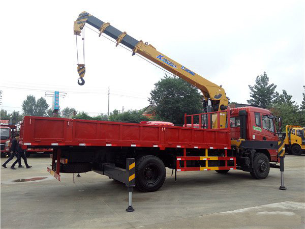 徐工8噸特商東風隨車吊(東風8噸隨車起重運輸車)
