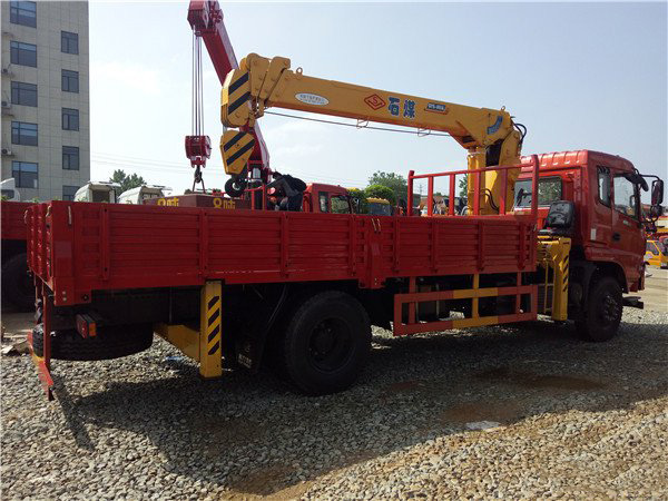 石煤8噸東風隨車吊(東風 -- 御虎8噸隨車起重運輸車)圖片展示4 石煤8噸東風隨車吊(東風 -- 御虎8噸隨車起重運輸車)圖片展示4