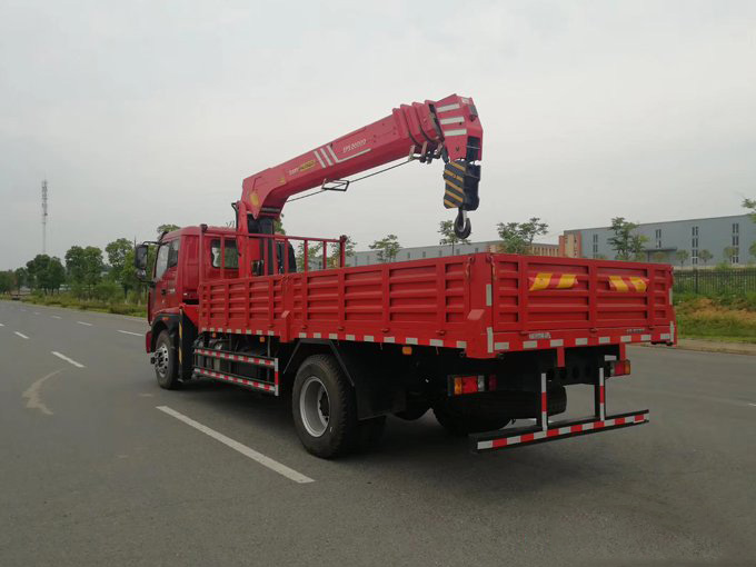 三一吊機8噸福田瑞沃隨車吊圖片展示4 三一吊機8噸福田瑞沃隨車吊圖片展示4