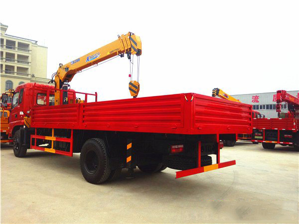 徐工6.3噸東風隨車吊(東風 -- 御虎6.3噸隨車起重運輸車)