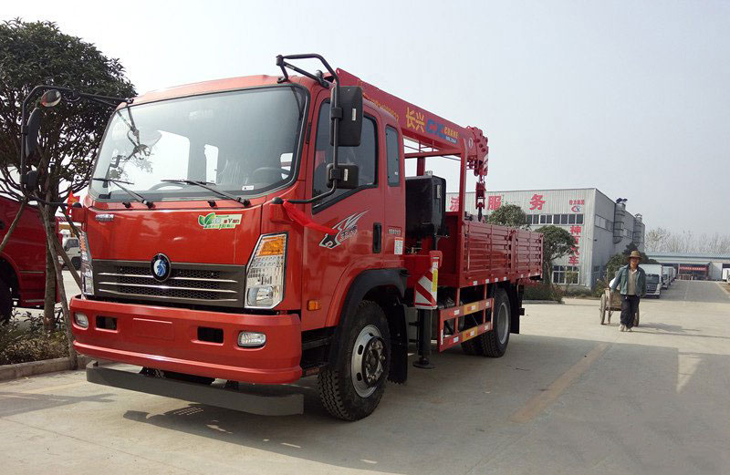 長(zhǎng)興6.3噸重汽王牌隨車吊