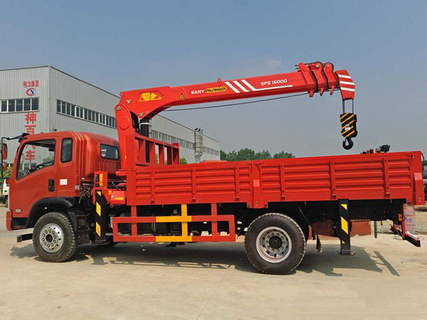 三一7噸大運(yùn)隨車吊（大運(yùn)7噸隨車起重運(yùn)輸車）