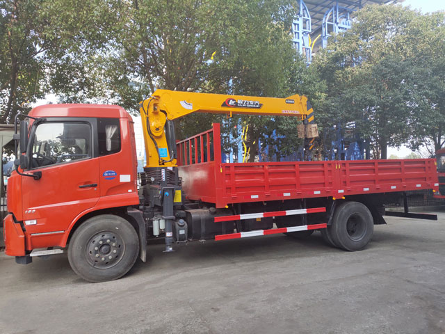 程力吊機6.3噸東風天錦隨車吊