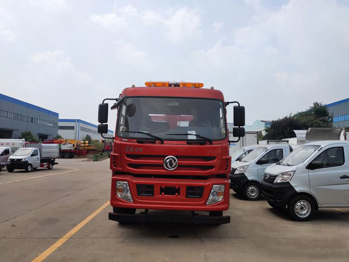 程力吊機6.3噸東風特商隨車吊帶清障圖片展示3 程力吊機6.3噸東風特商隨車吊帶清障圖片展示3