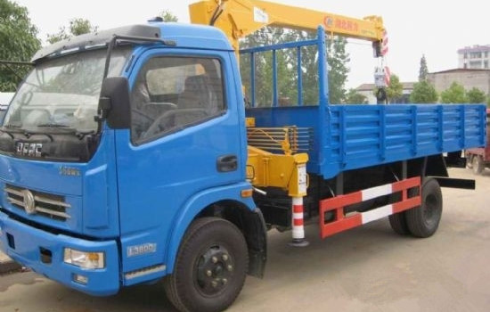 東風5噸隨車吊