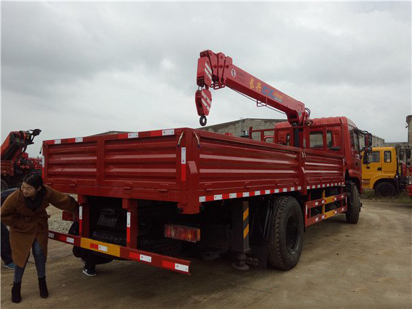 長興5噸東風(fēng)隨車吊