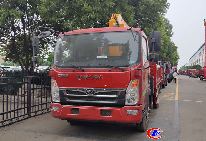 程力吊機5噸重汽豪曼隨車吊圖片展示2 程力吊機5噸重汽豪曼隨車吊圖片展示2