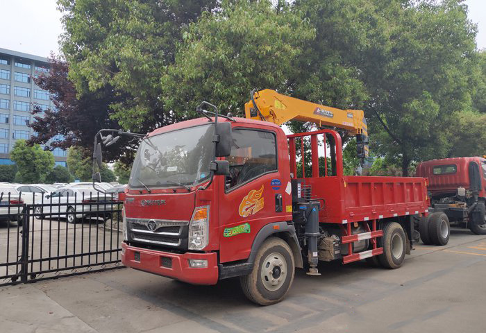 程力吊機5噸重汽豪曼隨車吊圖片展示3 程力吊機5噸重汽豪曼隨車吊圖片展示3