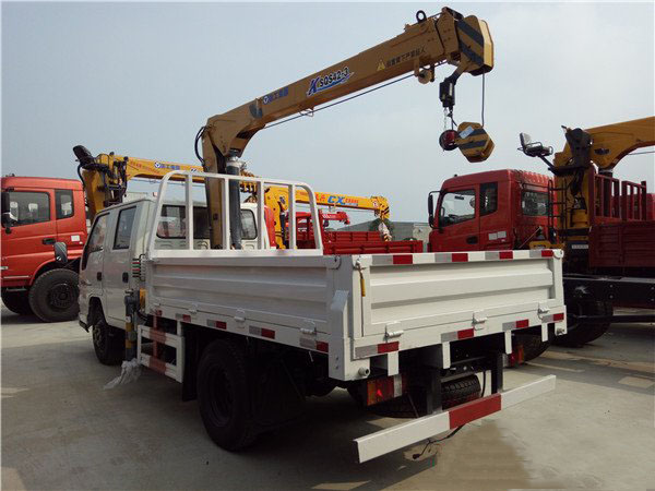 徐工2噸雙排江鈴隨車吊(江鈴2噸隨車起重運輸車)