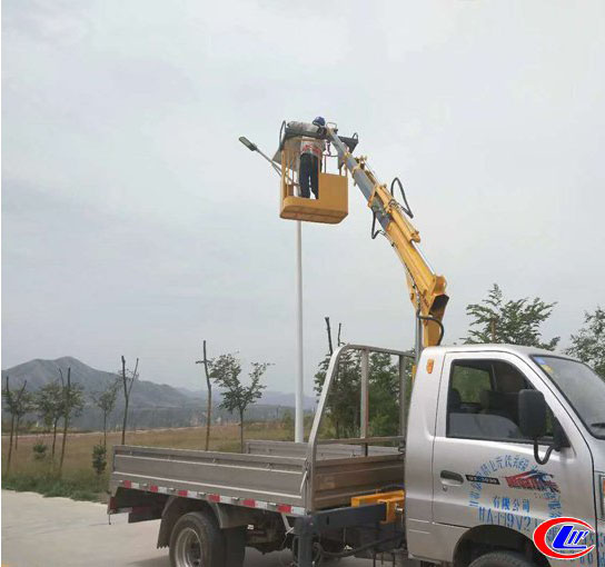 1.8噸福田黑豹隨車吊