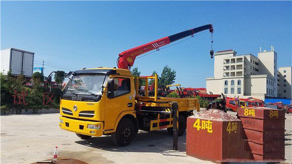 東風福瑞卡藍牌三一3.2噸隨車吊