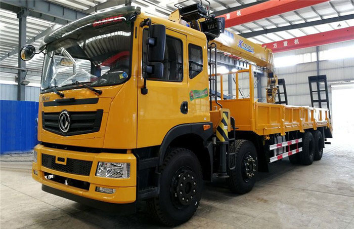 南京陸總訂購東風專底后八輪徐工10噸隨車吊帶爬梯