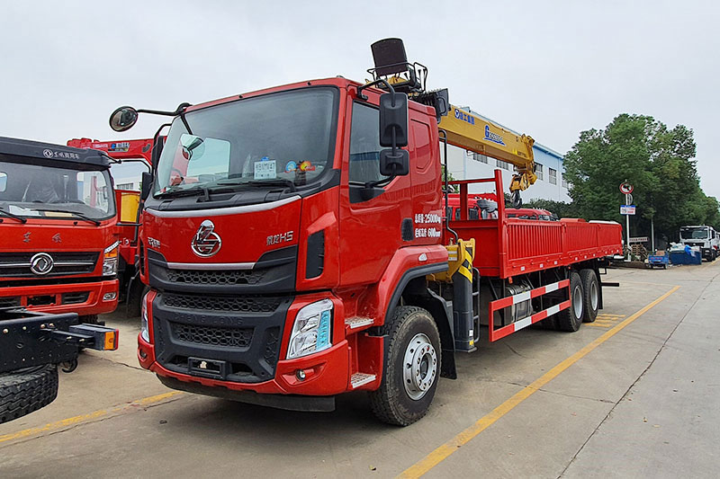 徐工隨車吊14噸大臂有多長？