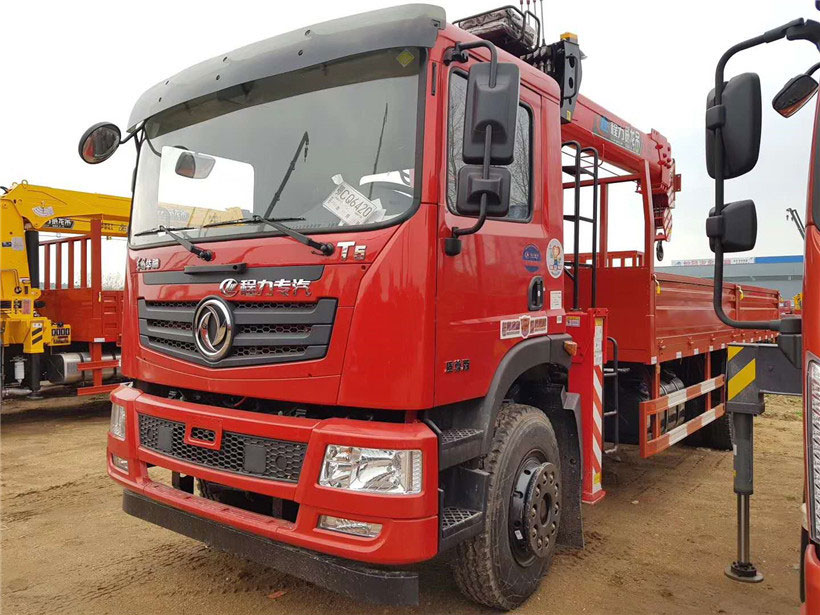 拉移動(dòng)活動(dòng)房用什么樣的隨車(chē)吊車(chē)？