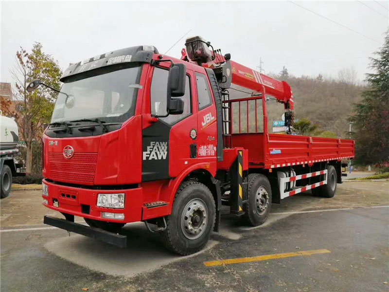 解放12噸價格隨車吊多少錢一臺?