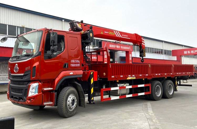 國(guó)六三一吊機(jī)12噸東風(fēng)柳汽乘龍隨車吊