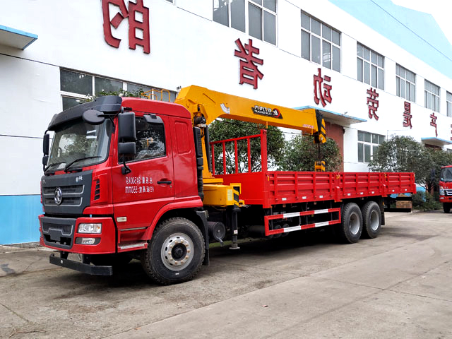 陜汽軒德X6后八輪黃牌程力12噸隨車吊