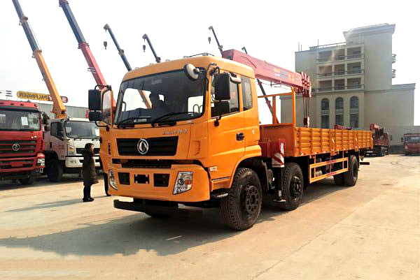 長(zhǎng)興12噸三軸東風(fēng)隨車吊