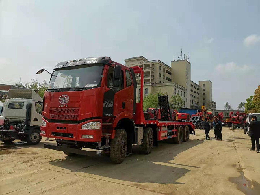 解放j6前四后八平板準備發往山東