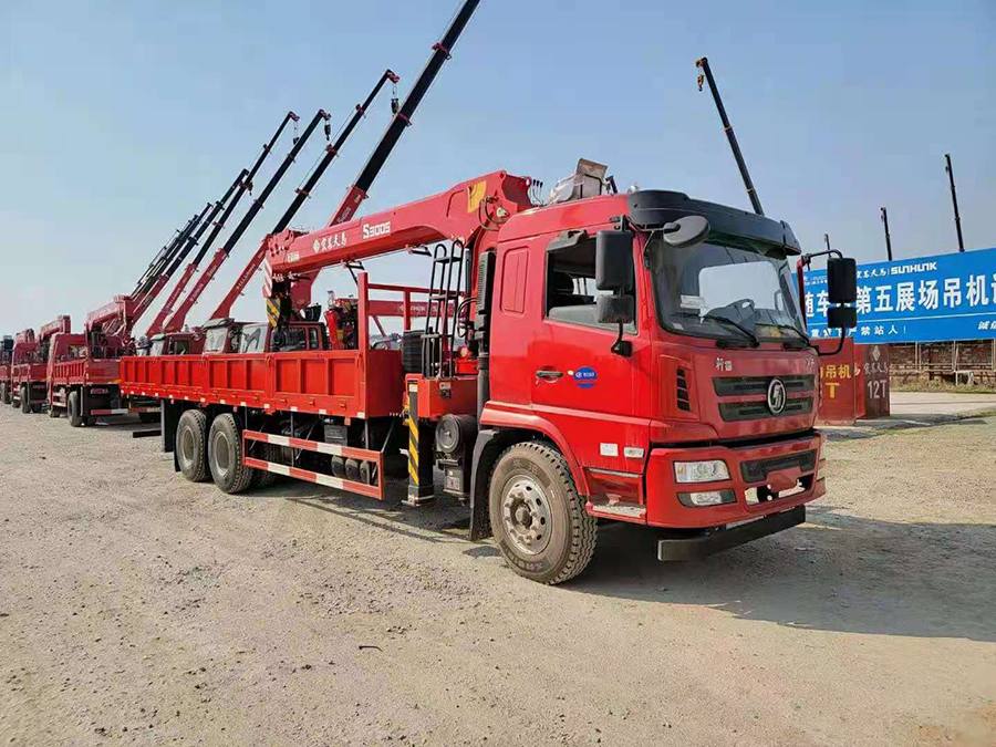 陜汽軒德X6 宏昌天馬12噸隨車吊