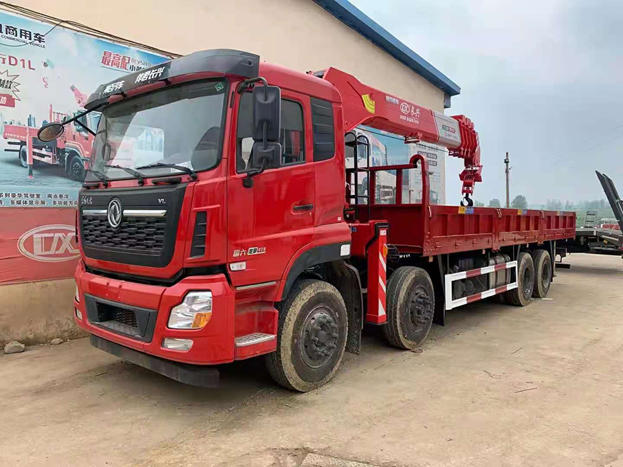 東風(fēng)天龍國六隨車吊 龍擎14檔變速箱