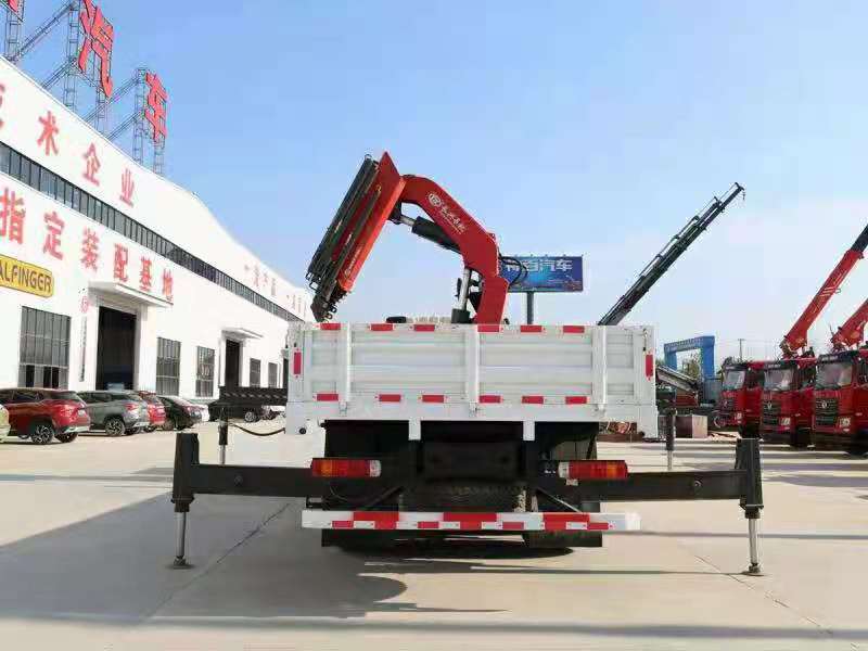 解放J6折臂隨車(chē)吊