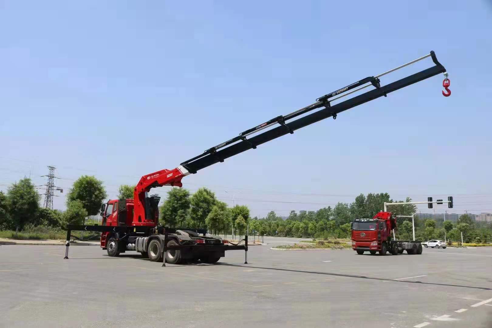 解放30噸折臂隨車吊