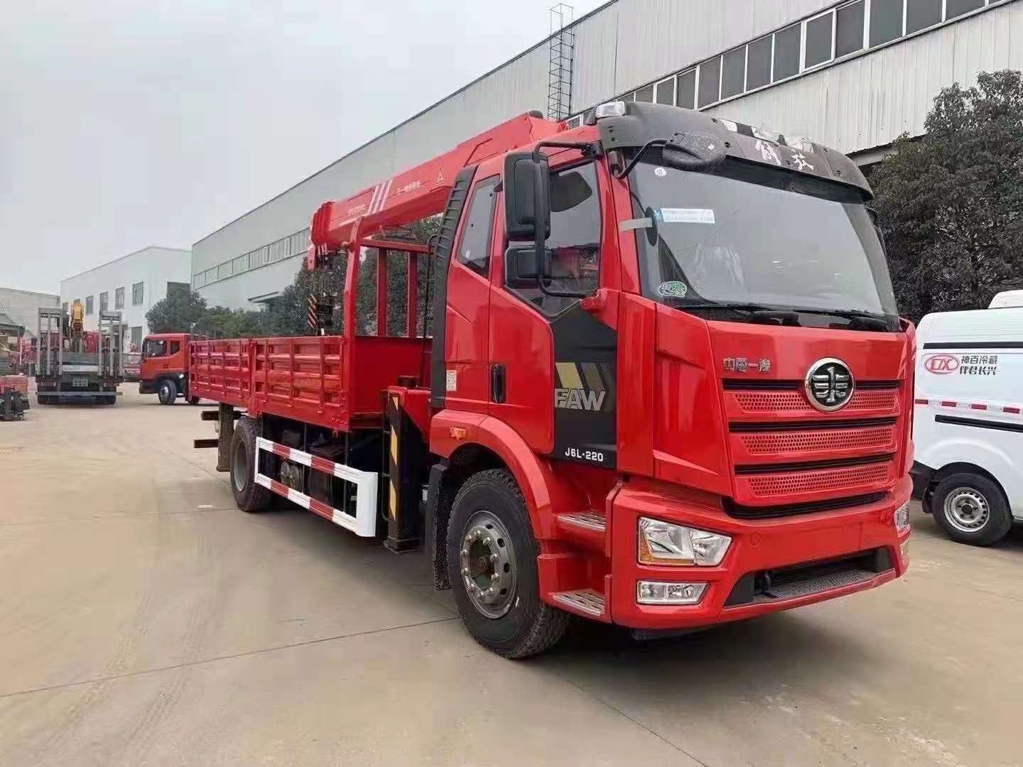 解放J6三一8噸隨車(chē)吊