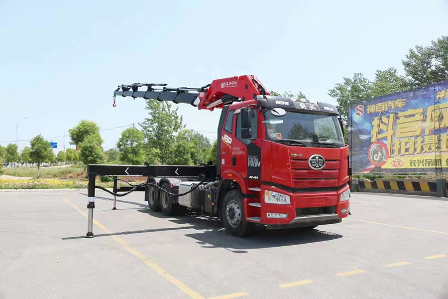 解放30噸折臂隨車吊