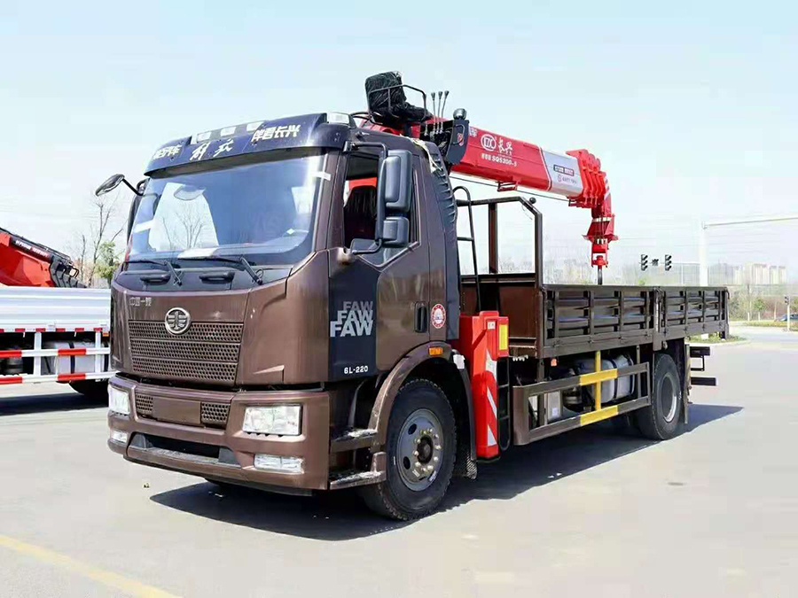 解放J6單橋8噸隨車吊