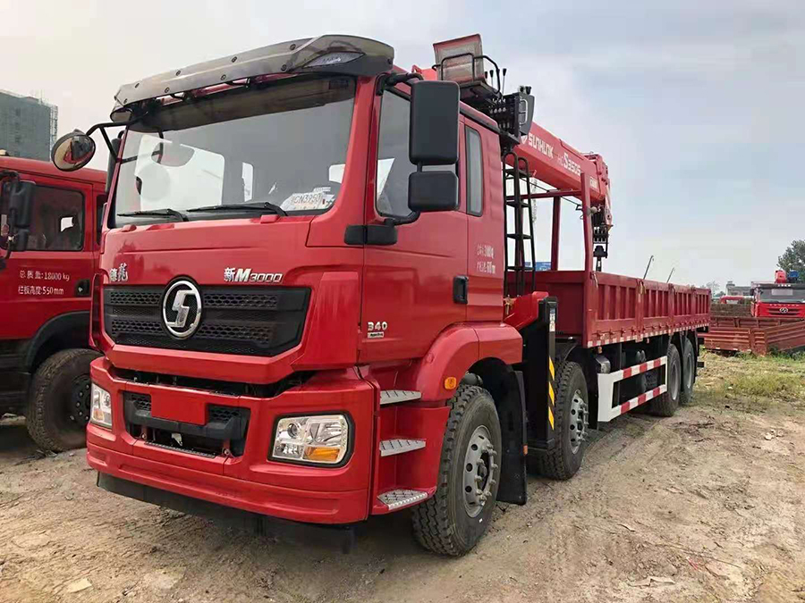 國六上線在即 陜汽德龍隨車吊低價出售