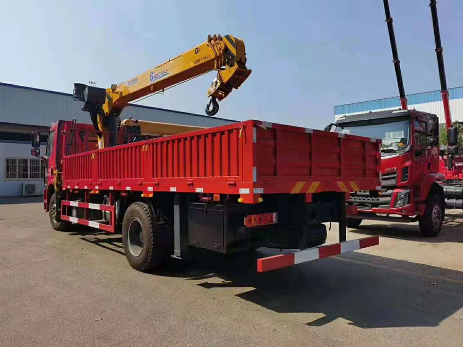 解放J6單橋8噸徐工隨車吊 圖片展示6 解放J6單橋8噸徐工隨車吊 圖片展示6