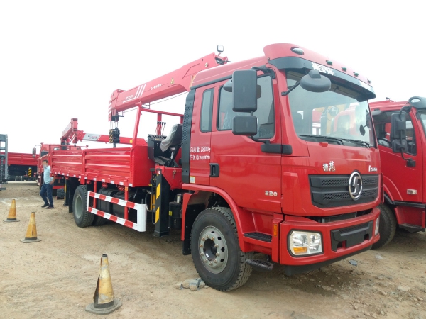 三一10噸SPS25000隨車起重機參數介紹