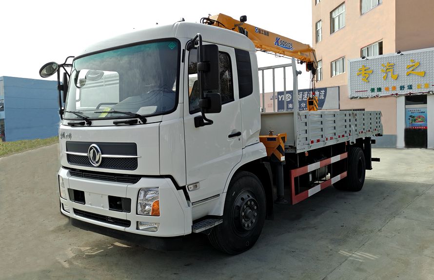 廠家解析：東風天錦徐工8噸隨車吊價格