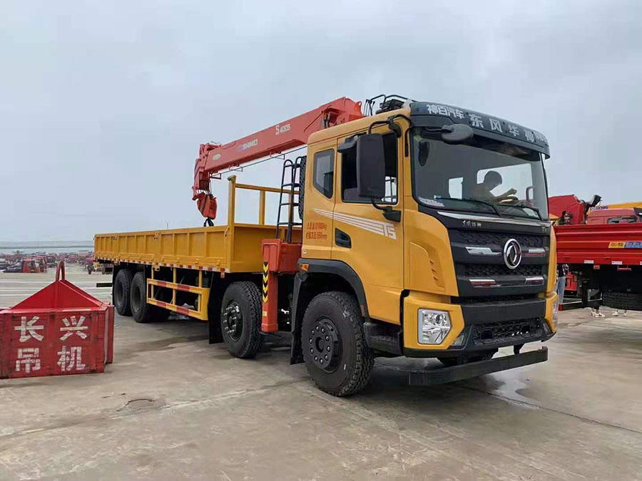 解析:東風華神DV5石煤12噸隨車吊